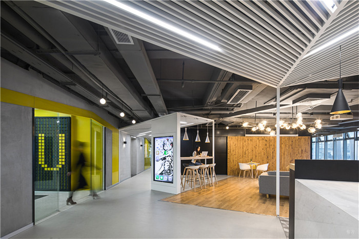 暗黑系創(chuàng)意辦公空間設(shè)計(jì)，看了一眼就心動(dòng)了！