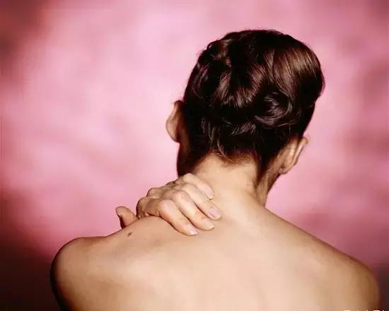 震驚！辦公室里99%都得了這個病，不及時解決危害一生！