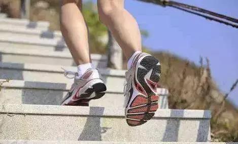 震驚！辦公室里99%都得了這個病，不及時解決危害一生！