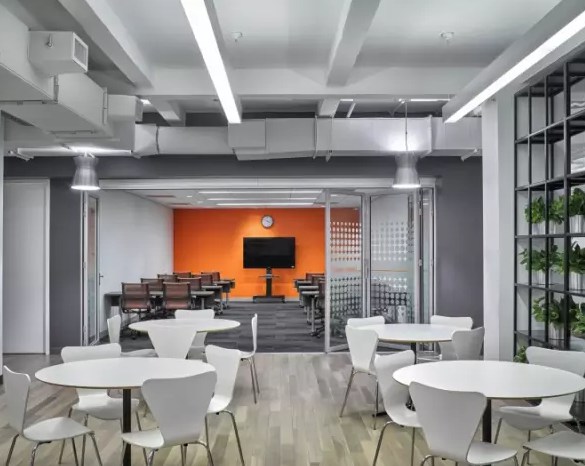 在辦公室裝修中，應(yīng)該遵循什么裝修原則呢？