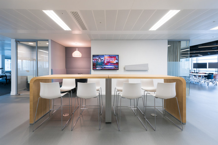 現(xiàn)代簡約辦公室裝修應(yīng)如何進(jìn)行？現(xiàn)代簡約辦公室裝修技巧